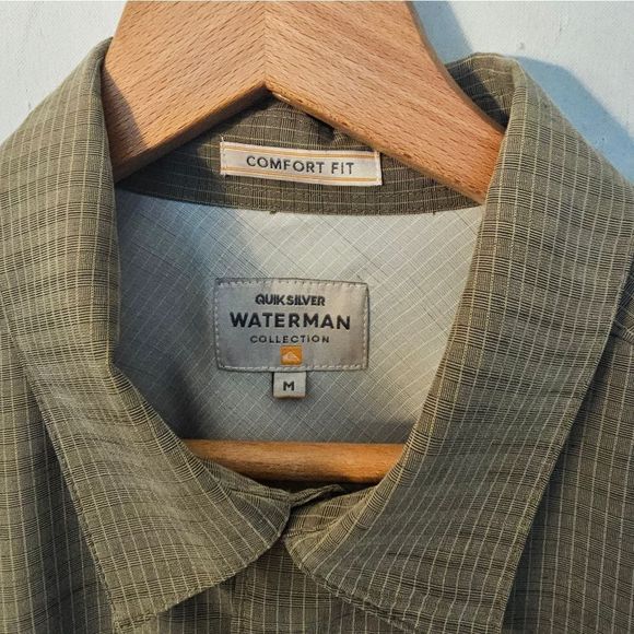 Quicksilver Waterman Collection Short Sleeve Button Shirt Size Medium Green EUC - Picture 1 of 7